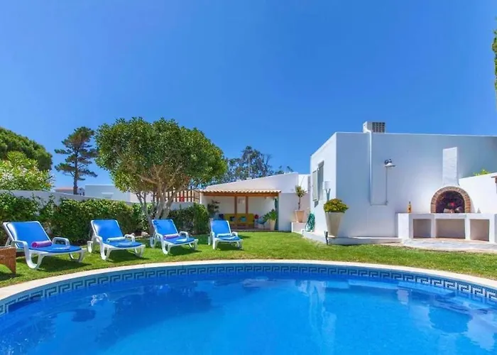Villa à 3 Chambres à Coucher